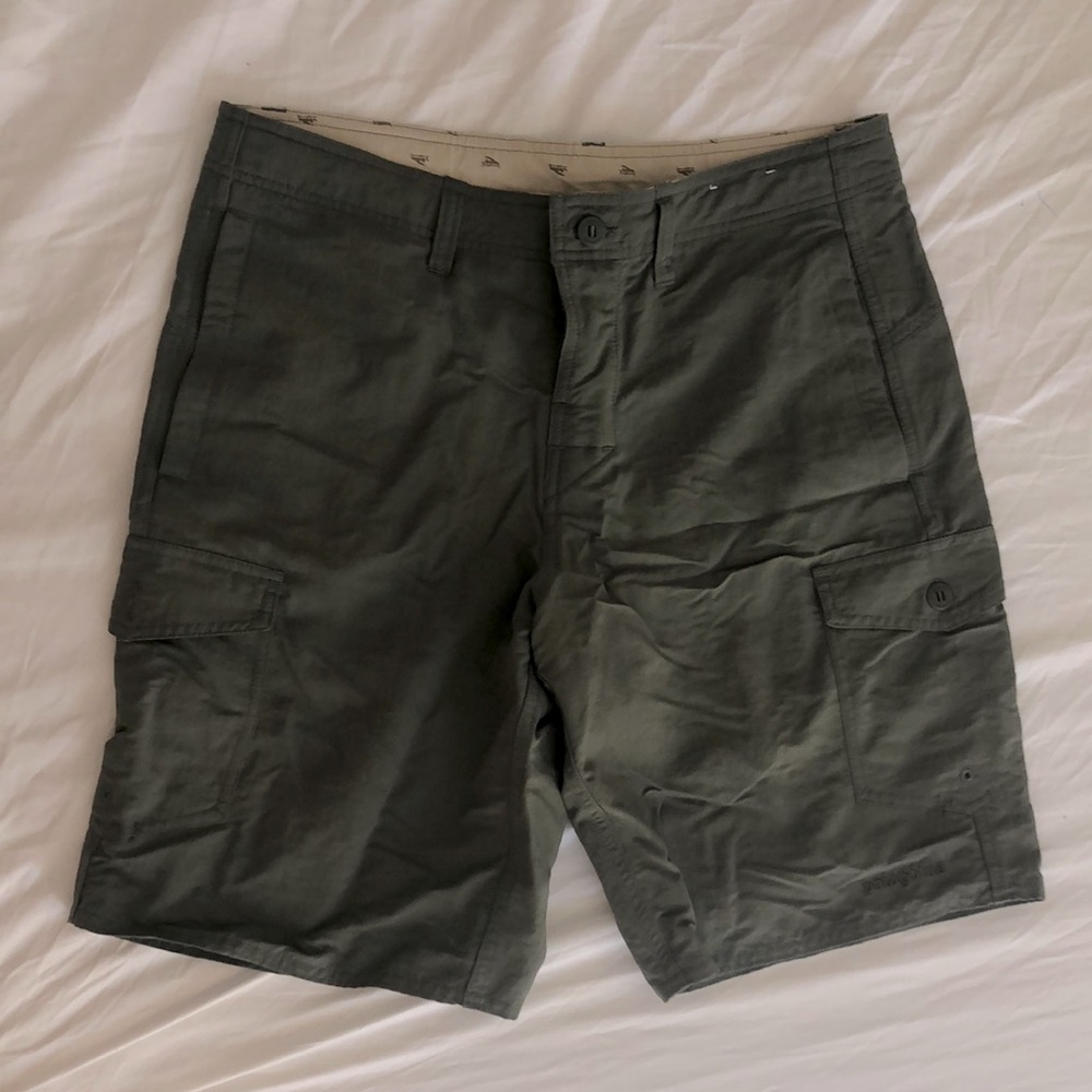 Patagonia shorts green size 34 in excellent condition